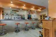 Bar, Cafe and Lounge Loto Conil Apartamentos