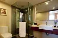 Toilet Kamar Rosedale Hotel & Suites Beijing