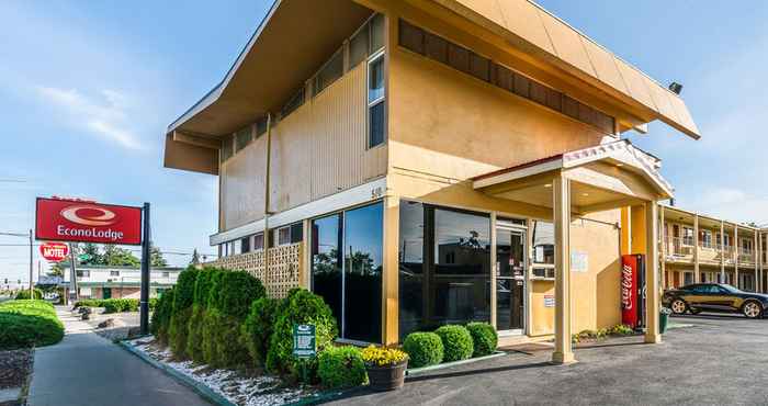 Bên ngoài Rodeway Inn & Suites Yakima