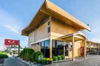 Bên ngoài Rodeway Inn & Suites Yakima