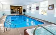 Swimming Pool 2 FairBridge Inn & Suites Leavenworth