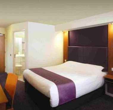 ห้องนอน 2 Premier Inn MAN Airport (M56/J6) Runger Lane North