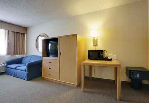 Bedroom Americas Best Value Inn Visalia