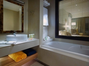 Toilet Kamar 4 Filion Suites Resort & Spa