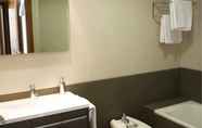 In-room Bathroom 3 Trimar