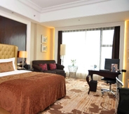 In-room Bathroom 3 Days Hotel & Suites by  Hillsun Chongqing