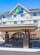EXTERIOR_BUILDING Holiday Inn Express & Suites Fredericton