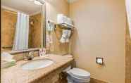 Toilet Kamar 4 Comfort Suites Lufkin