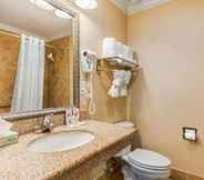 In-room Bathroom 4 Comfort Suites Lufkin