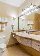 BATHROOM Comfort Suites Lufkin