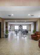 LOBBY Rodeway Inn & Suites Salina KS