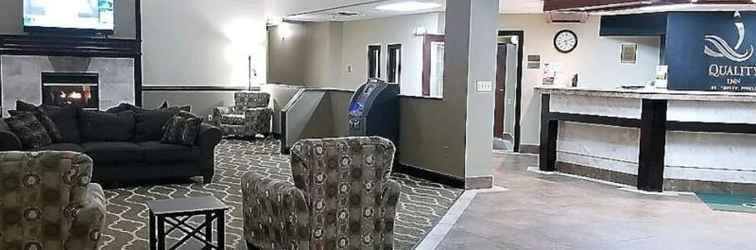 Lobby Country Inn & Suites by Radisson Battle Creek MI