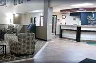 Lobby Country Inn & Suites by Radisson Battle Creek MI