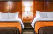 Bedroom 6 Country Inn & Suites by Radisson Battle Creek MI
