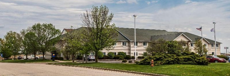 Lobby Quality Inn & Suites Dixon Area