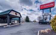 Exterior 3 Econo Lodge Beckley Area