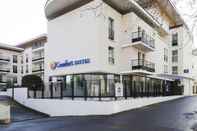 Exterior Comfort Suites Port-Marly Paris Ouest