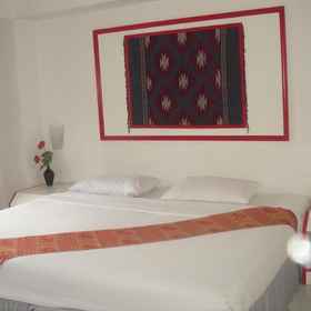 Sapphirtel Inn 1, Hotel Cafe Laurel by Evergreen Laurel Hotel (Bangkok)