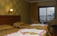 Kamar Tidur 7 Meril Hotel