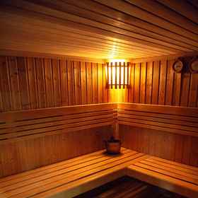 Al Salam Grand Hotel Apartment 1, 酒店 迪拜互联网城市地铁站 3 号出口