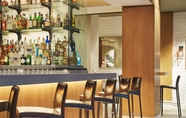 Bar, Cafe and Lounge 2 Hotel Karlan San Diego A DoubleTree by Hilton