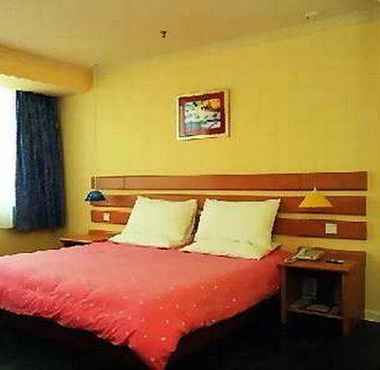 Bedroom 2 Home Inn Baotuquan