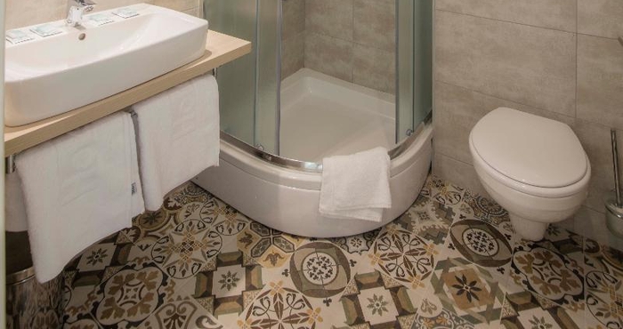 Toilet Kamar Aminess Bellevue Casa