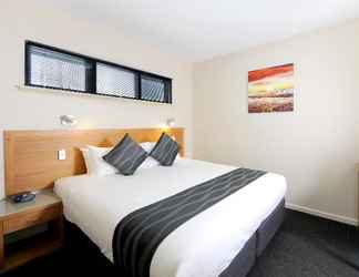 Bedroom 2 Assured Ascot Quays Apartment Hotel