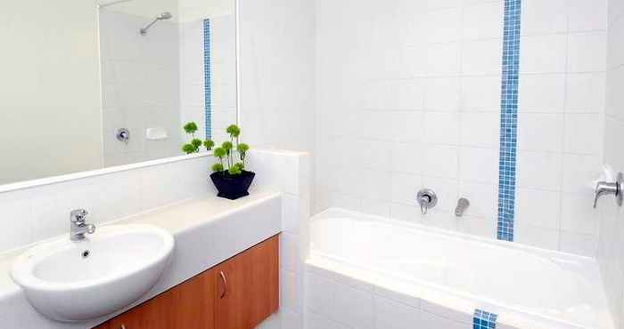 In-room Bathroom Assured Ascot Quays Apartment Hotel