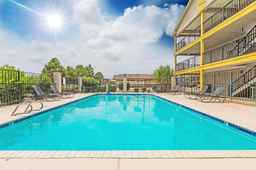 Super 8 by Wyndham Metairie, Rp 1.669.220