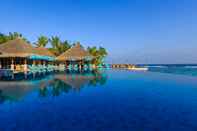 Swimming Pool Anantara Veli Maldives Resort