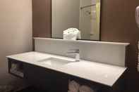 In-room Bathroom Surestay Hotel By Best Western Brownsville