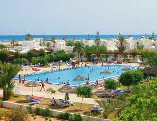 Swimming Pool 2 Miramar Cesar Thalasso Les Charmes