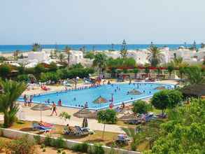 Swimming Pool Miramar Cesar Thalasso Les Charmes