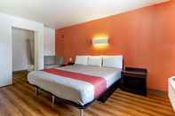 Kamar Tidur Rodeway Inn Fresno