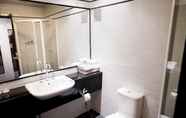 In-room Bathroom 5 Park8 Hotel - by 8Hotels