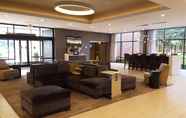 Lobi 6 Delta Hotels Minneapolis Northeast