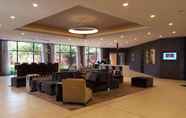 Lobi 7 Delta Hotels Minneapolis Northeast