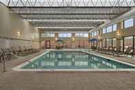 Swimming Pool Delta Hotels Minneapolis Northeast