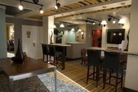 Bar, Kafe dan Lounge Delta Hotels Minneapolis Northeast