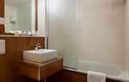 In-room Bathroom 6 Comfort Lyon St Exupery