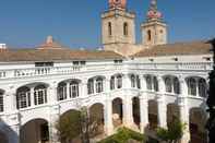 Nearby View and Attractions El Claustre de Ciutadella