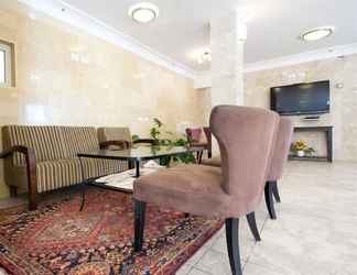 Lobi 2 Ramon Suites by Smart Hotels