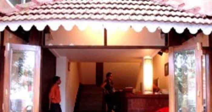 Luar Bangunan Paradise Inn