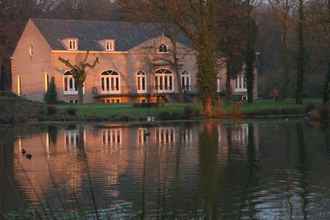 Exterior 4 Sandton Hotel Chateau De Raay