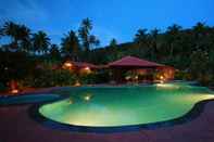 Kolam Renang Sandalwood Gardenia Resort