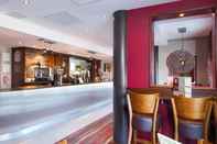 Bar, Cafe and Lounge Premier Inn London Gatwick Manor Royal