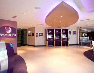 Lobby 2 Premier Inn London Gatwick Manor Royal