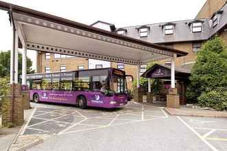 Exterior 4 Premier Inn London Gatwick Airport A23