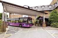 Exterior Premier Inn London Gatwick Airport A23